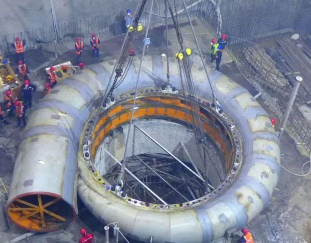 手拉葫蘆參與水電站座環(huán)蝸殼起吊安裝